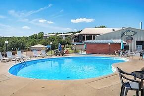 Cozy Condo at Rock Lane Resort