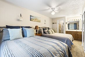 Cozy Condo at Rock Lane Resort