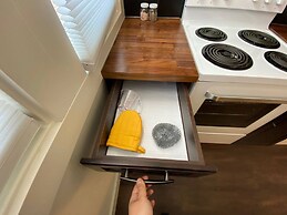 Brand New 1 Br 1 Bath Close To All Walkable
