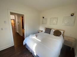 Brand New 1 Br 1 Bath Close To All Walkable