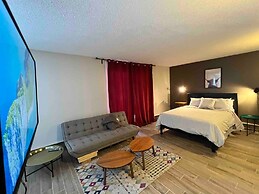 One Bedroom Condo Near Whyte Ave