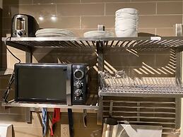 Brand New Dt 1 Br Close To All Edmonton, Canada