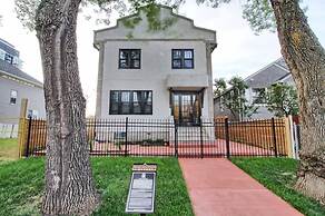 Brand New Dt 1 Br Close To All Edmonton, Canada