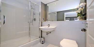 Executive Three Bedroom Apartment in Aberdeen s West End