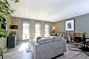 Executive Three Bedroom Apartment in Aberdeen s West End