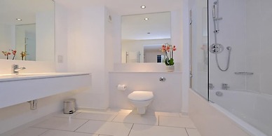 Executive Three Bedroom Apartment in Aberdeen s West End