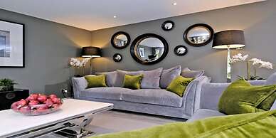 Executive Three Bedroom Apartment in Aberdeen s West End
