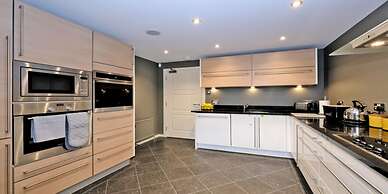 Executive Three Bedroom Apartment in Aberdeen s West End