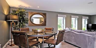 Executive Three Bedroom Apartment in Aberdeen s West End