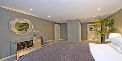 Executive Three Bedroom Apartment in Aberdeen s West End