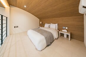 Haeilri Pool & Spa Hotel