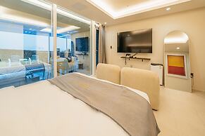 Haeilri Pool & Spa Hotel