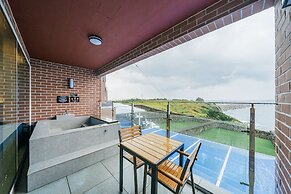 Haeilri Pool & Spa Hotel