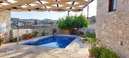 Traditional Village Pool Apartment