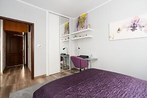 Poznań Center Apartment by Renters