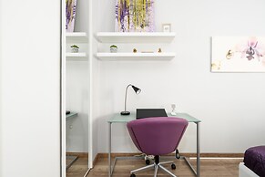 Poznań Center Apartment by Renters