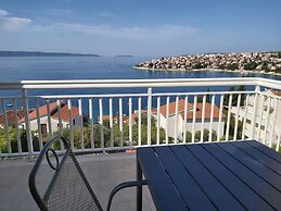 Heated Infinity Pool, Family Apartment With Panoramic sea View 3