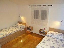 Heated Infinity Pool, Family Apartment With Panoramic sea View 3