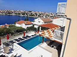 Heated Infinity Pool, Family Apartment With Panoramic sea View 3