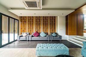 Apartment at Aristo Resort by Lofty