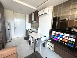 Apartment at Aristo Resort by Lofty