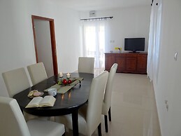 Heated Infinity Pool, Family Apartment With Panoramic sea View 2