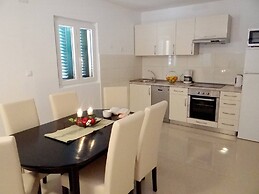 Heated Infinity Pool, Family Apartment With Panoramic sea View 2