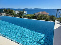 Heated Swimming Pool, Family Apartment With Panoramic sea View a1