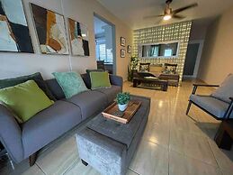 2 Units, 1 Price! Group Bundle! Sleeps 8! # Beach House!