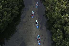 2 Units, 1 Price! Group Bundle! Sleeps 8! # Beach House!