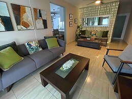 2 Units, 1 Price! Group Bundle! Sleeps 8! # Beach House!