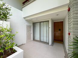 Pearl of Naithon Resort by Lofty