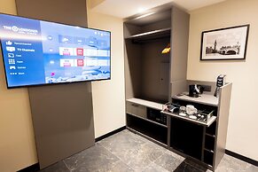 The Londoner Hotel St. Julians