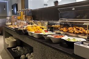 The Londoner Hotel St. Julians