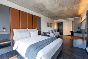 The Londoner Hotel St. Julians