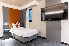 The Londoner Hotel St. Julians