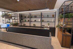 The Londoner Hotel St. Julians