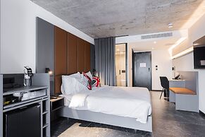 The Londoner Hotel St. Julians