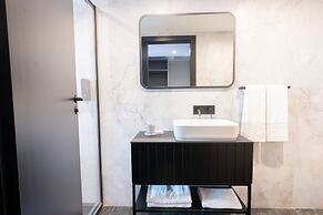 The Londoner Hotel St. Julians