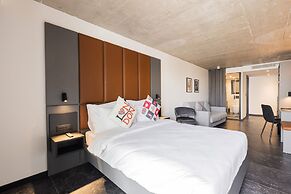 The Londoner Hotel St. Julians