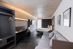 The Londoner Hotel St. Julians