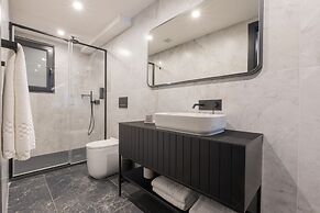 The Londoner Hotel St. Julians