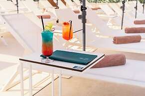 The Londoner Hotel St. Julians