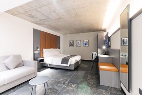 The Londoner Hotel St. Julians