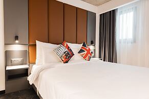 The Londoner Hotel St. Julians