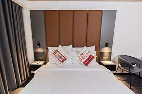 The Londoner Hotel St. Julians