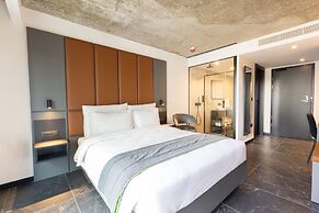 The Londoner Hotel St. Julians