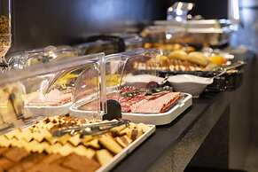 The Londoner Hotel St. Julians