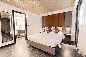 The Londoner Hotel St. Julians