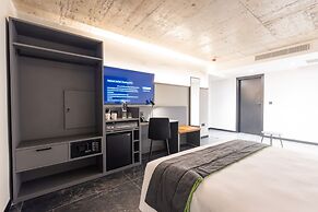 The Londoner Hotel St. Julians